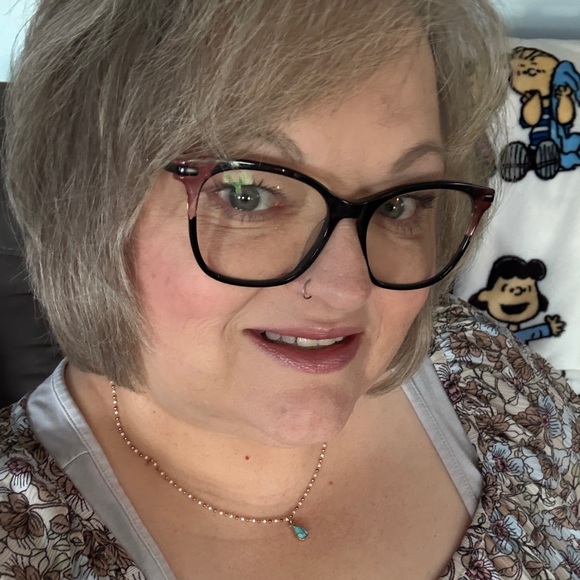 Meet your Posher, Lashonda - Picture 2 of 2